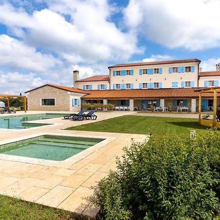 Velanera Hotel & Restaurant Šišan Buitenkant foto