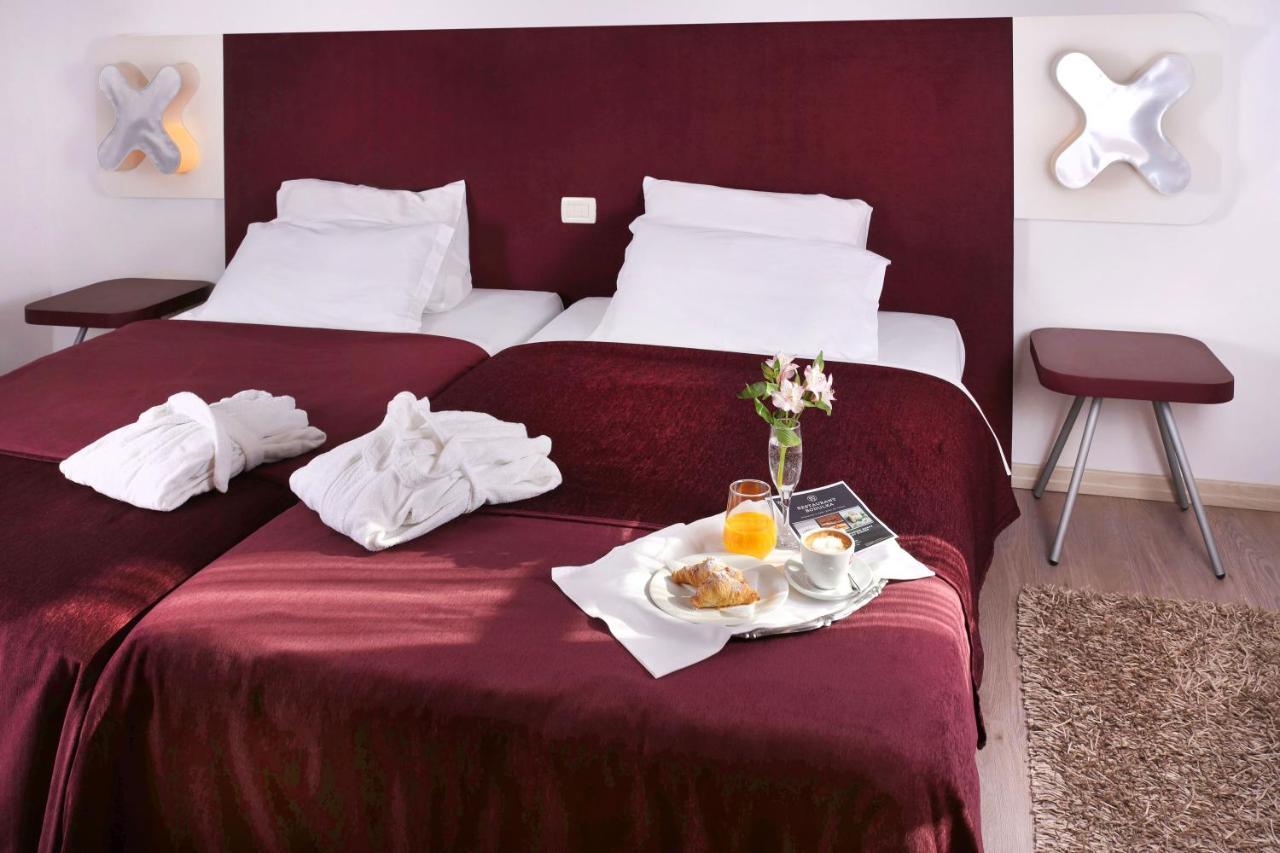 Velanera Hotel & Restaurant Šišan Buitenkant foto