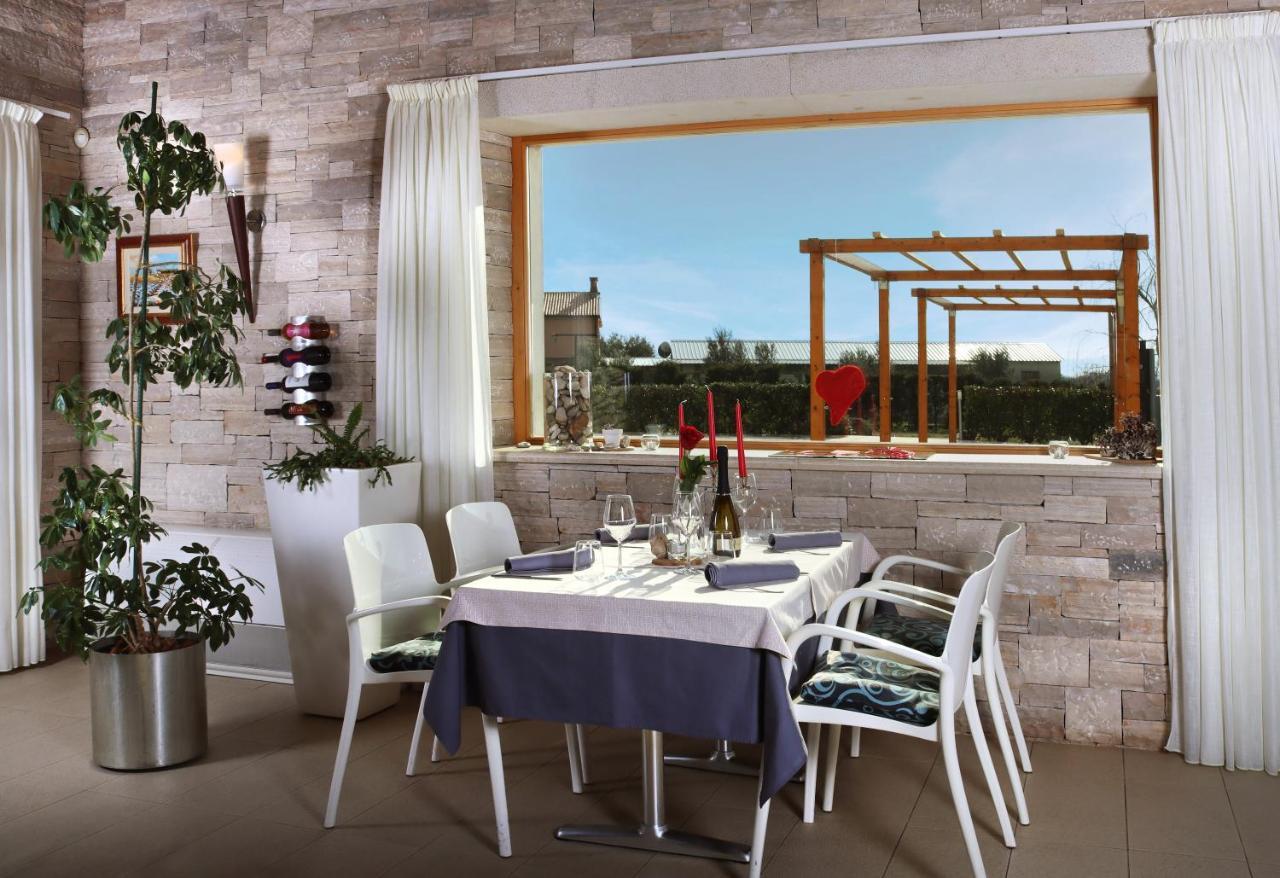 Velanera Hotel & Restaurant Šišan Buitenkant foto