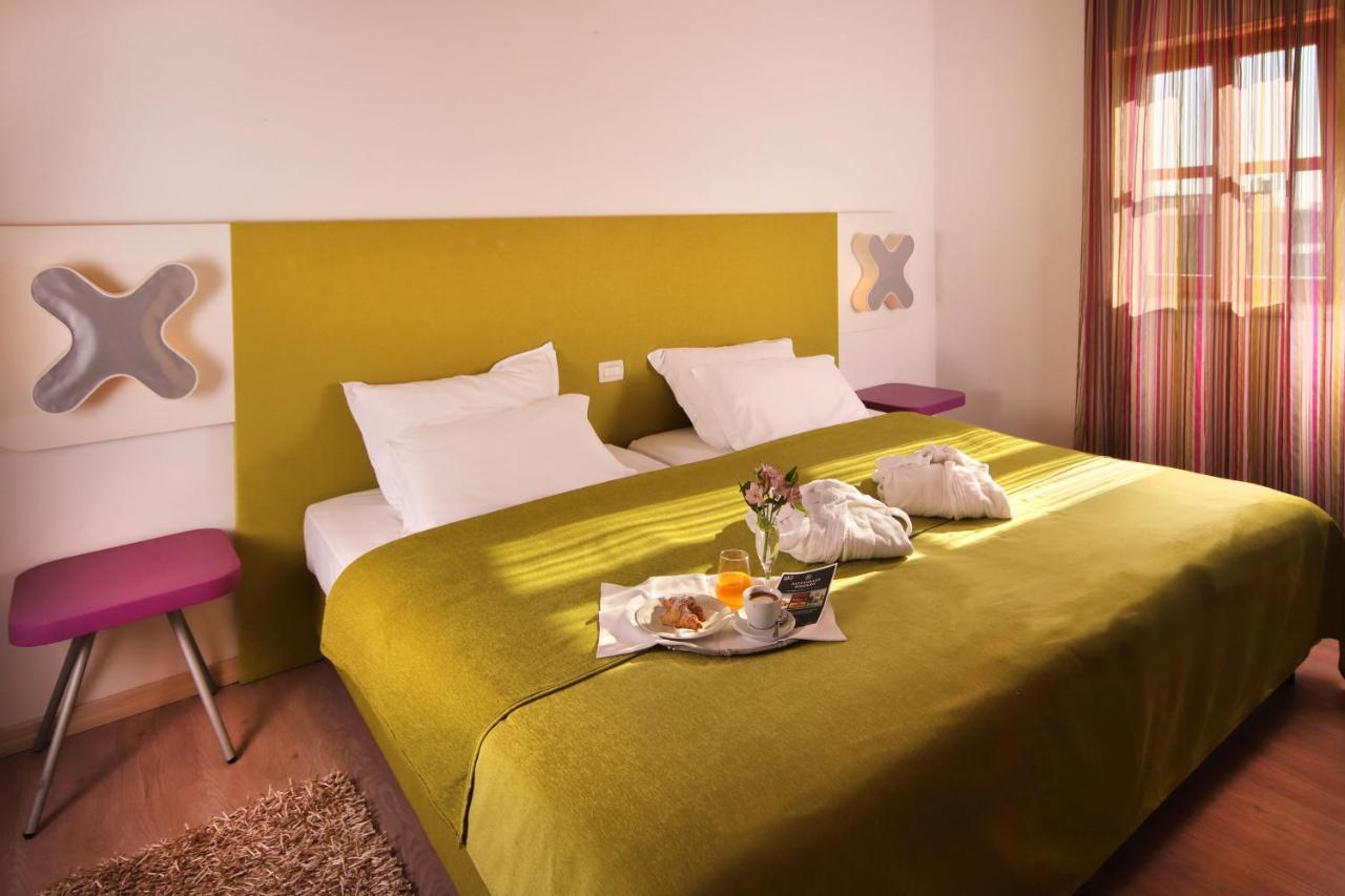 Velanera Hotel & Restaurant Šišan Buitenkant foto