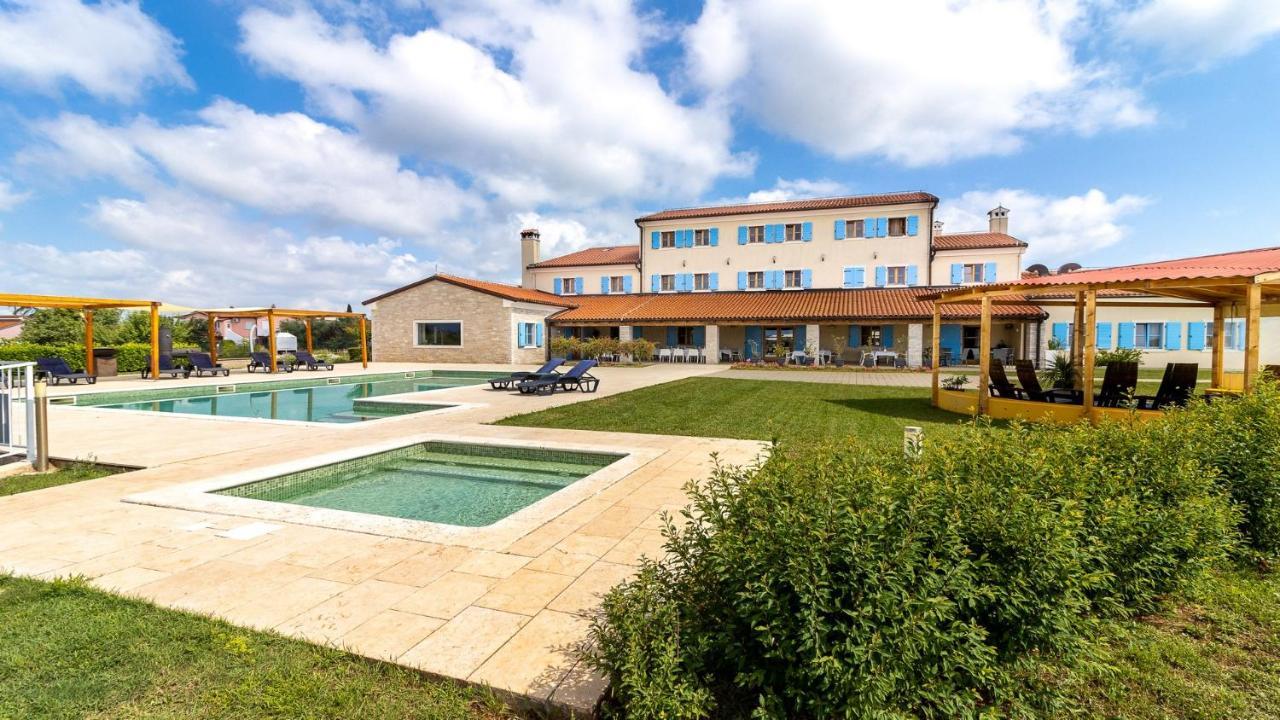Velanera Hotel & Restaurant Šišan Buitenkant foto