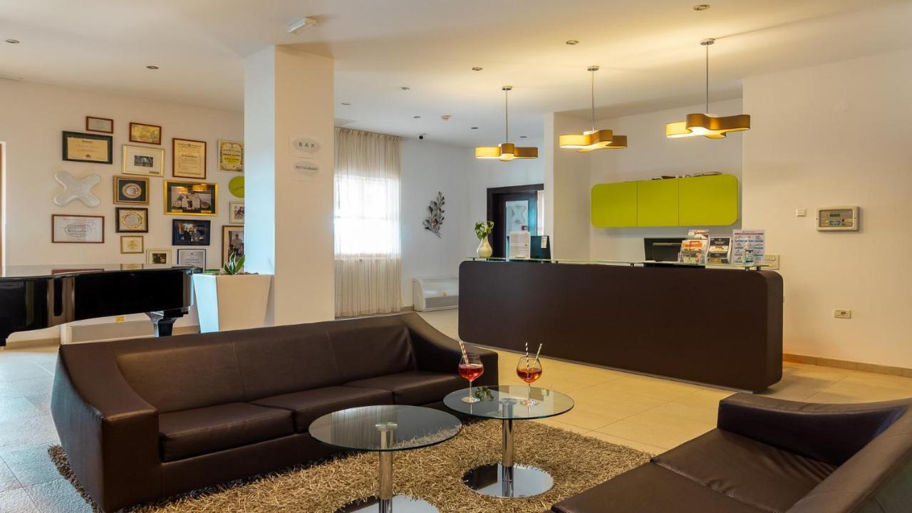 Velanera Hotel & Restaurant Šišan Buitenkant foto