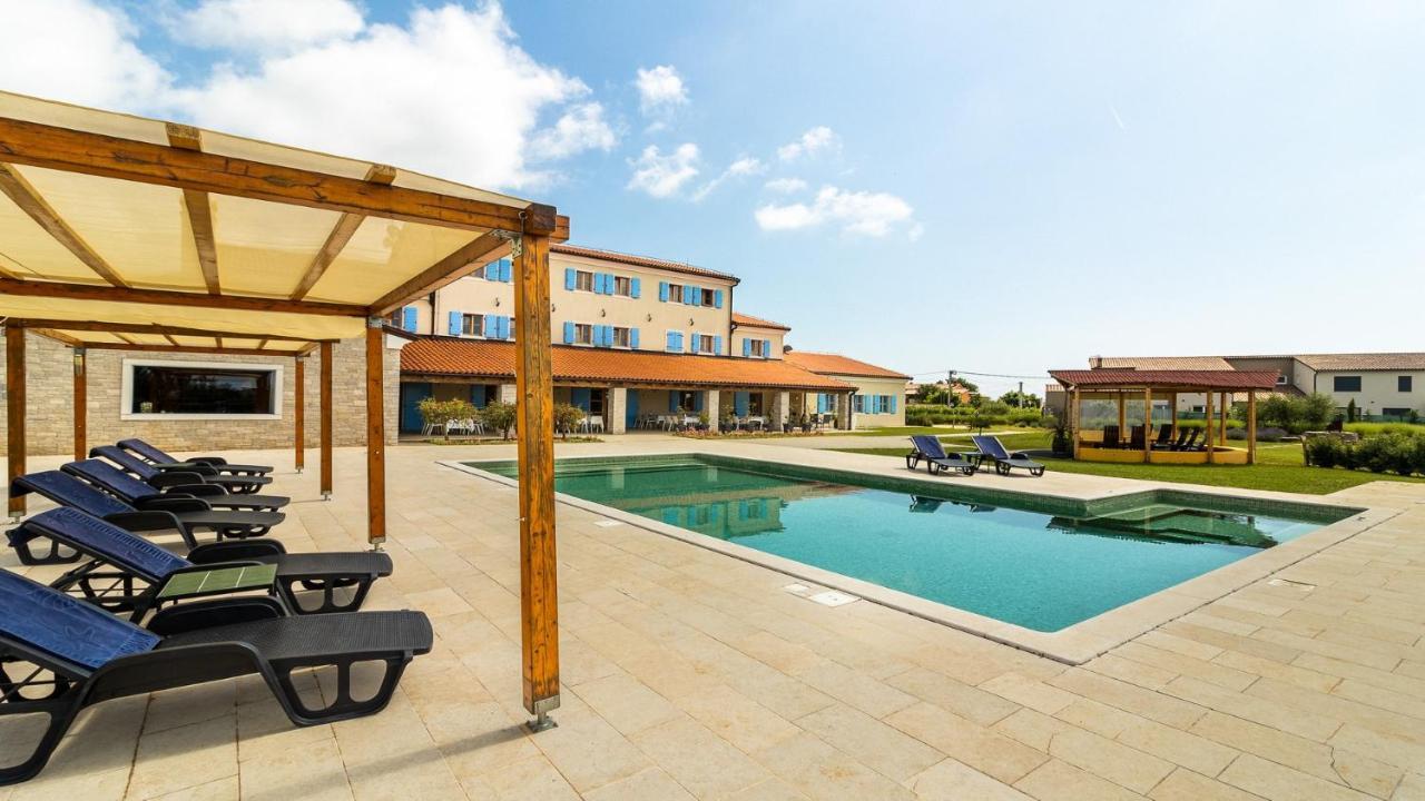 Velanera Hotel & Restaurant Šišan Buitenkant foto