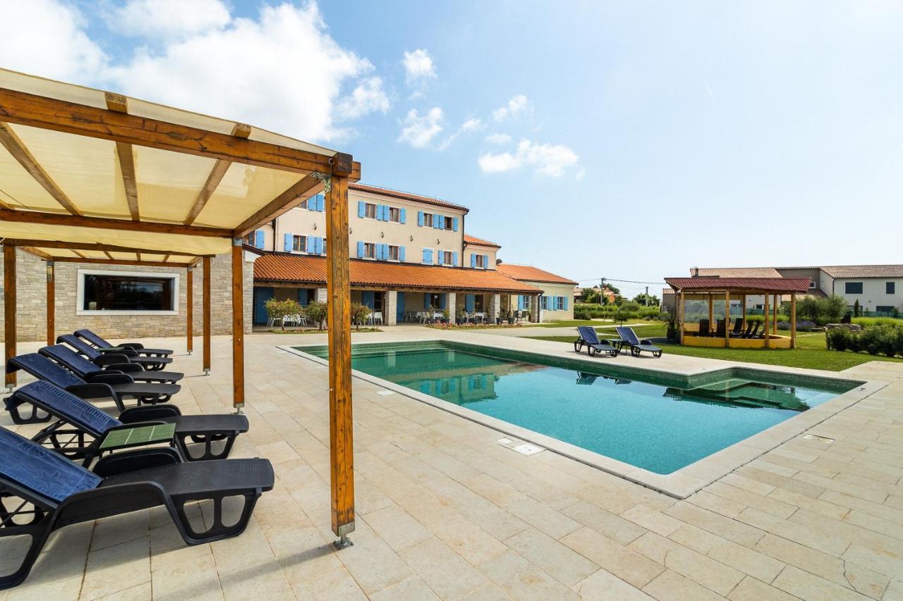 Velanera Hotel & Restaurant Šišan Buitenkant foto