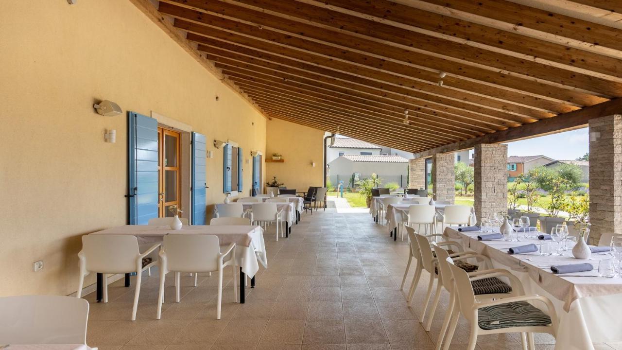Velanera Hotel & Restaurant Šišan Buitenkant foto