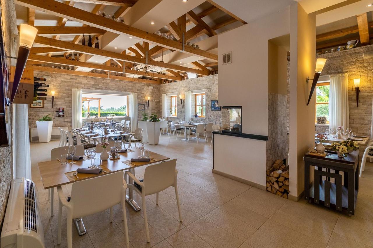 Velanera Hotel & Restaurant Šišan Buitenkant foto