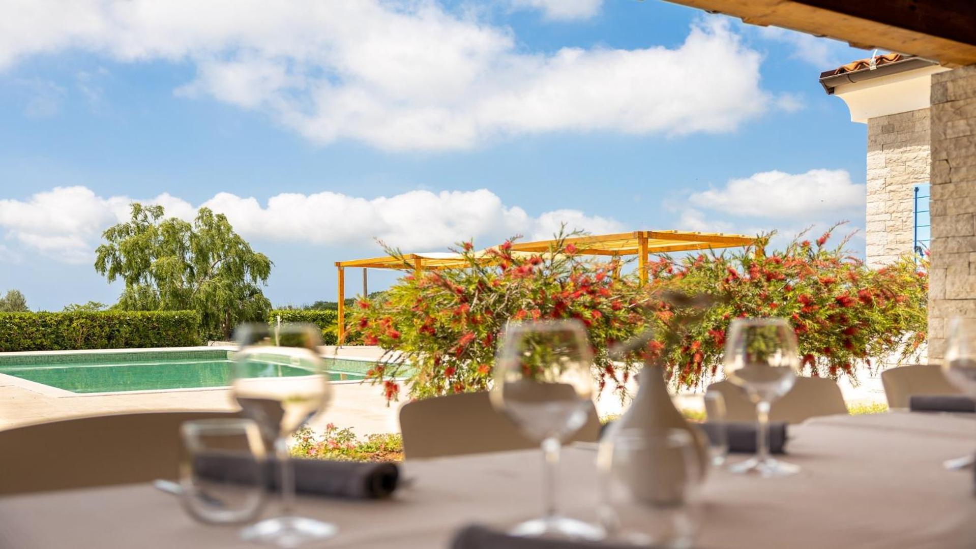 Velanera Hotel & Restaurant Šišan Buitenkant foto