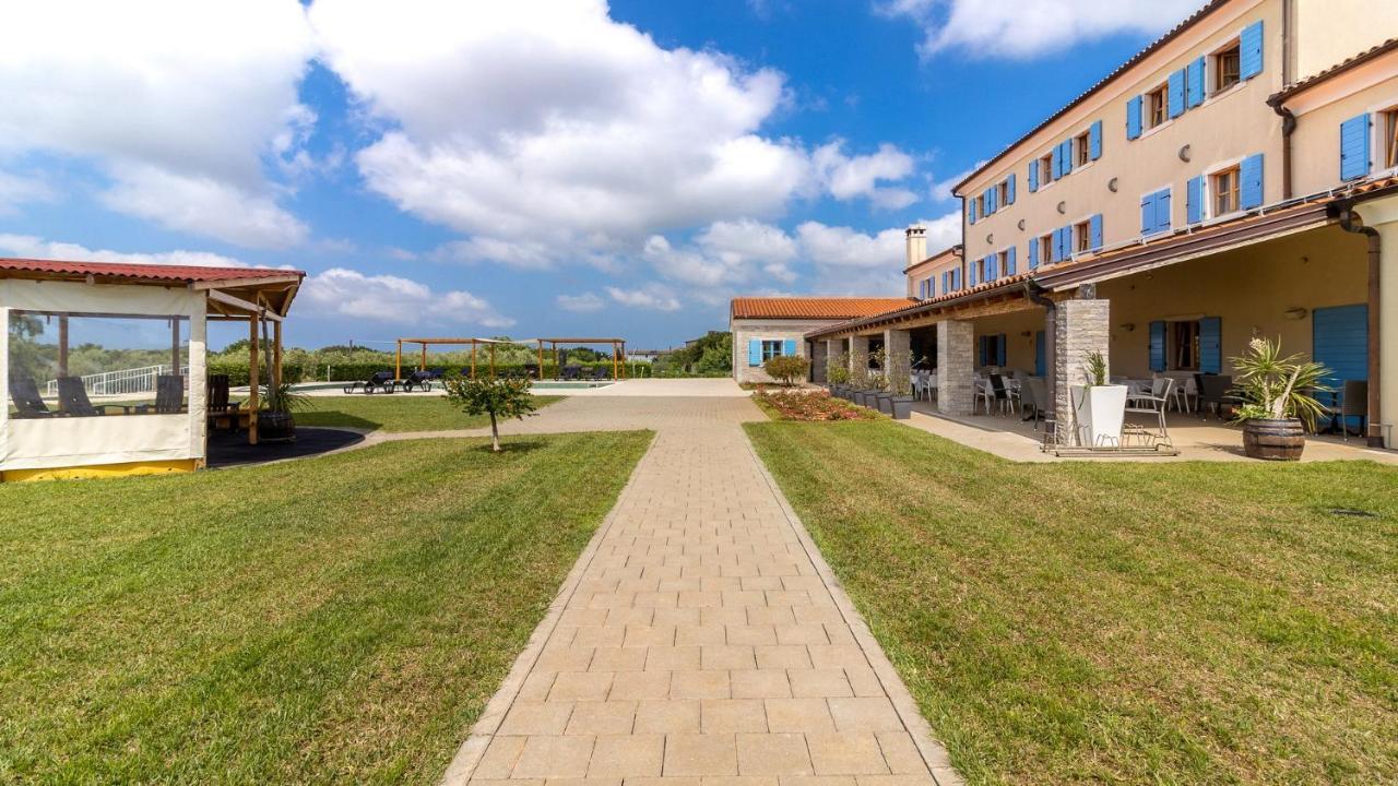 Velanera Hotel & Restaurant Šišan Buitenkant foto